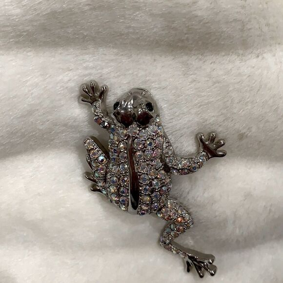 Vintage Frog Brooch  - Picture 2 of 3